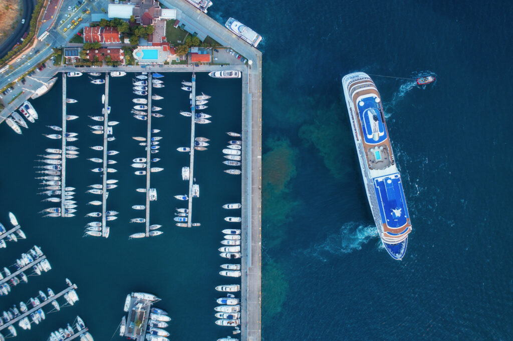 aerial-view-of-amazing-boats-at-sunset-minimalist